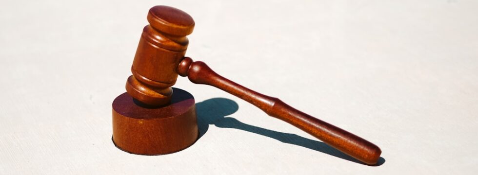 Auction to Completion Financing UK Auction property finance UK - auction gavel hammer