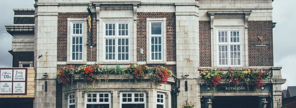 Pub and restaurant mortgage UK - traditional English pub exterior