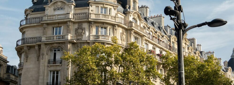 Development finance France: apartment building in Paris